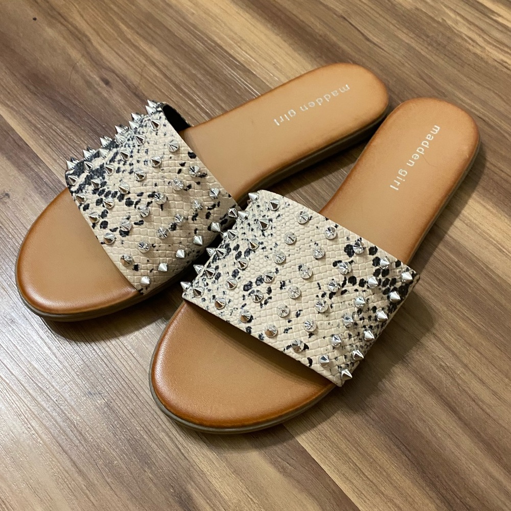 NWOT Madden Girl stuffed sandals